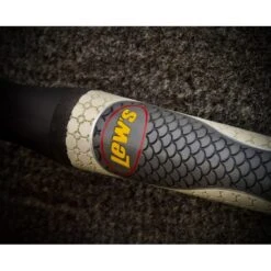 Lews CustomLite Speedstick Topwater-Jerkbait 22 Lews CustomLite Speedstick Topwater-Jerkbait -Team outdoor p1033122 550x550w 1